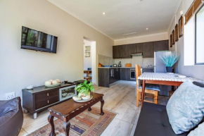 Modern Cozy Apartment Near Beach- 1 Bedroom